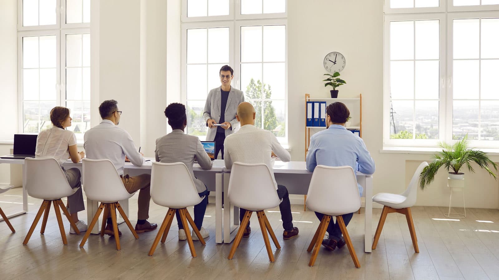 Une équipe de collaborateurs en entreprise